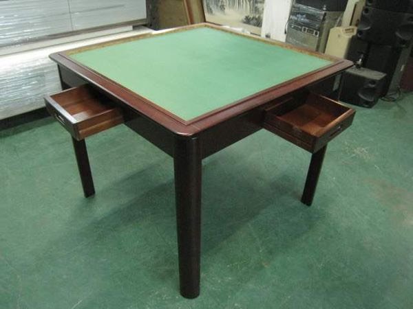 手打麻將桌：各家聽、碰、胡都知道，永不放槍，也能知道自己聽的牌剩幾張，後面有人看你打牌也沒問題-